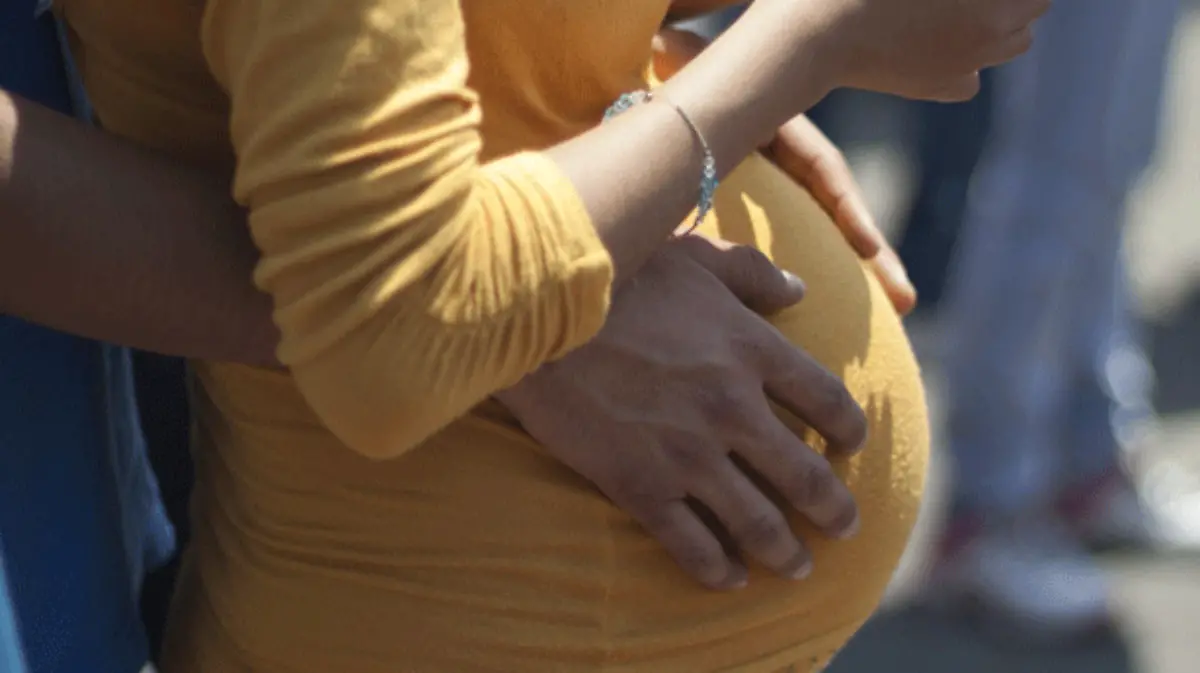 Embarazo y maternidad siguen siendo causa de discriminación laboral en CDMX.