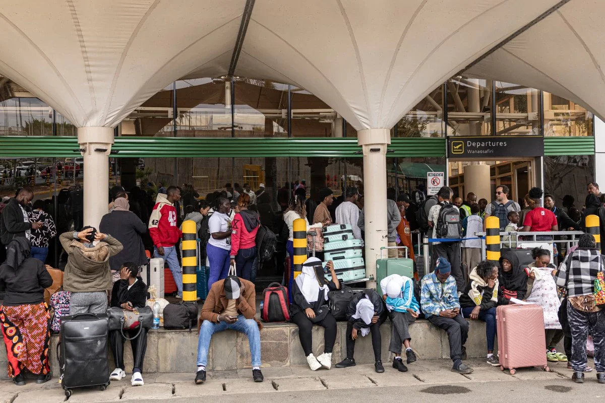 Huelga en el aeropuerto internacional de Kenia genera caos y pasajeros varados