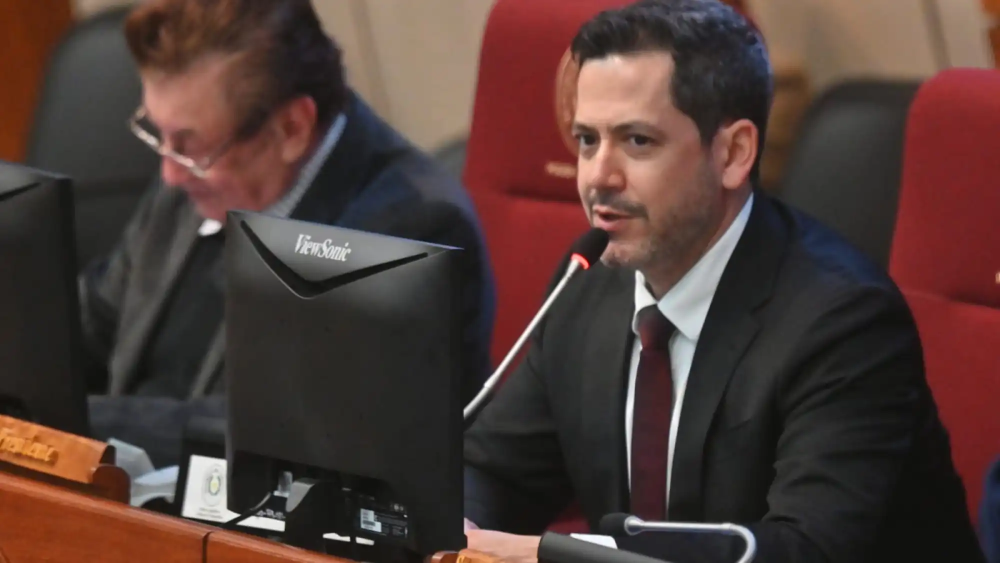 Huelga de médicos en Paraguay: Raúl Latorre pide acordar salario básico y carrera por mérito